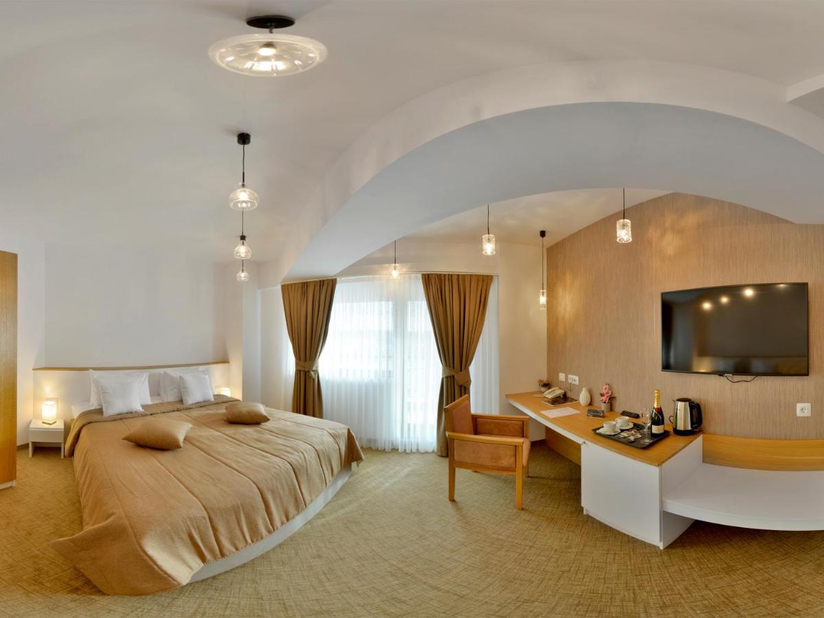 Hotel Condor Тульча Екстер'єр фото
