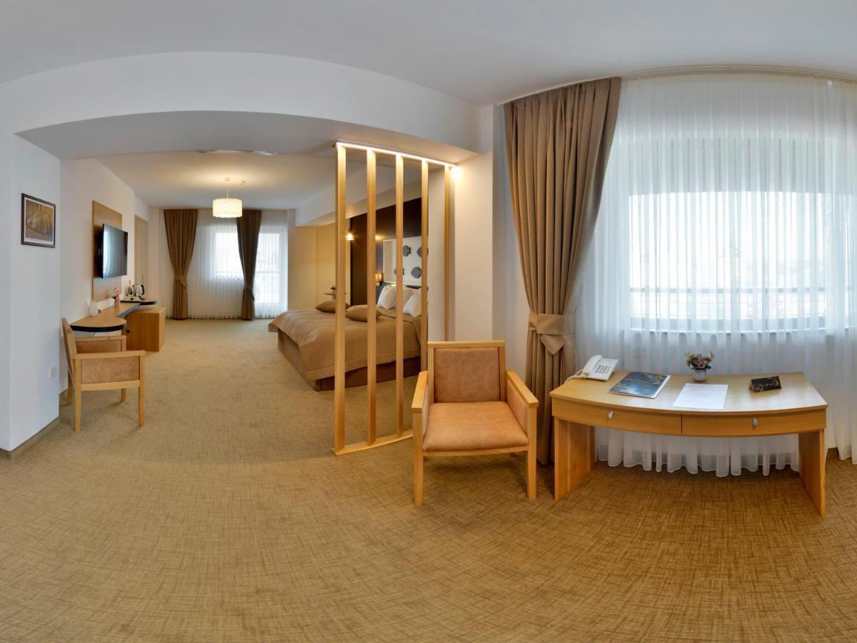 Hotel Condor Тульча Екстер'єр фото