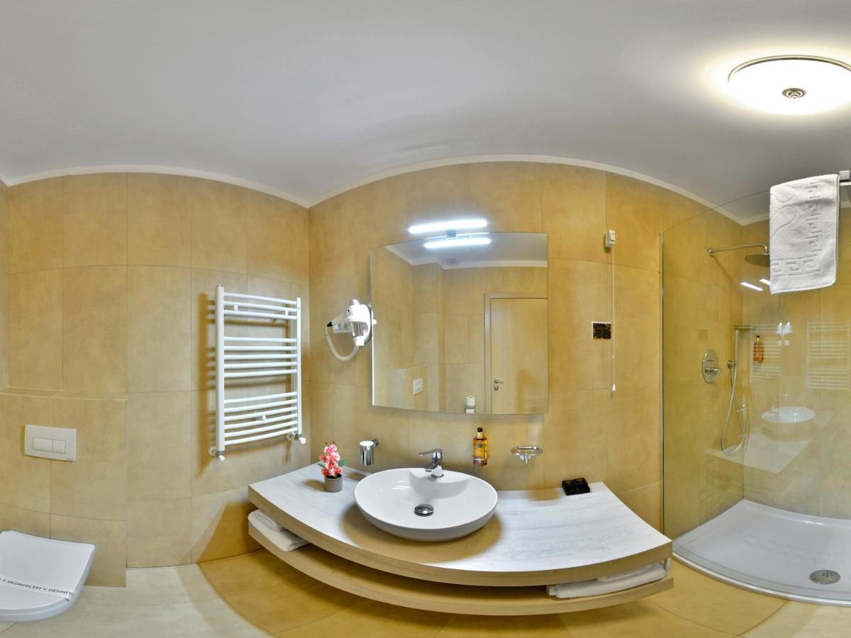 Hotel Condor Тульча Екстер'єр фото