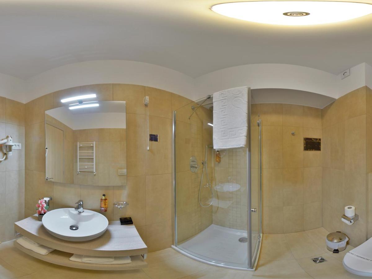 Hotel Condor Тульча Екстер'єр фото