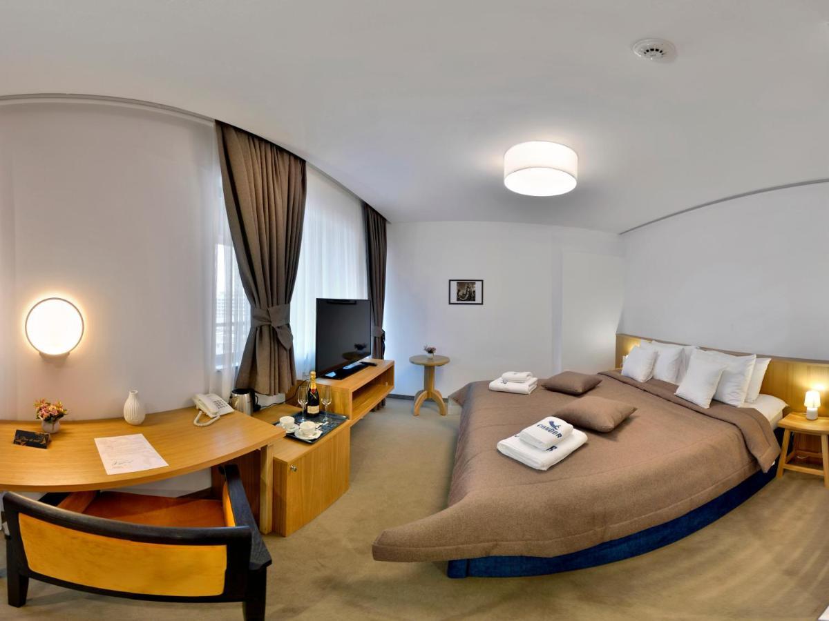 Hotel Condor Тульча Екстер'єр фото