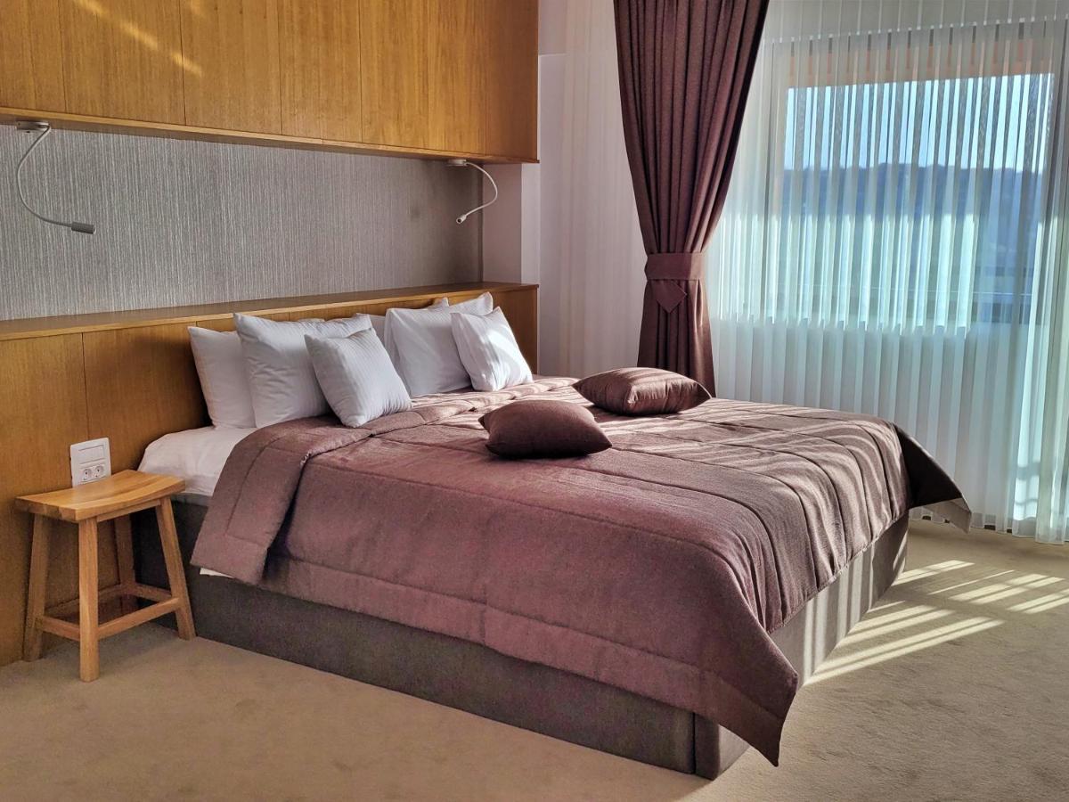 Hotel Condor Тульча Екстер'єр фото