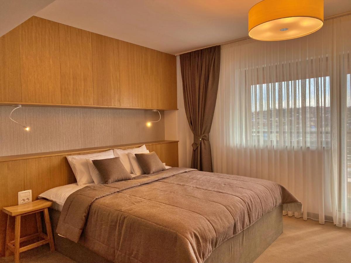 Hotel Condor Тульча Екстер'єр фото